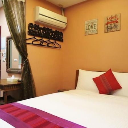 Dharmatala Inn Калькутта Экстерьер фото